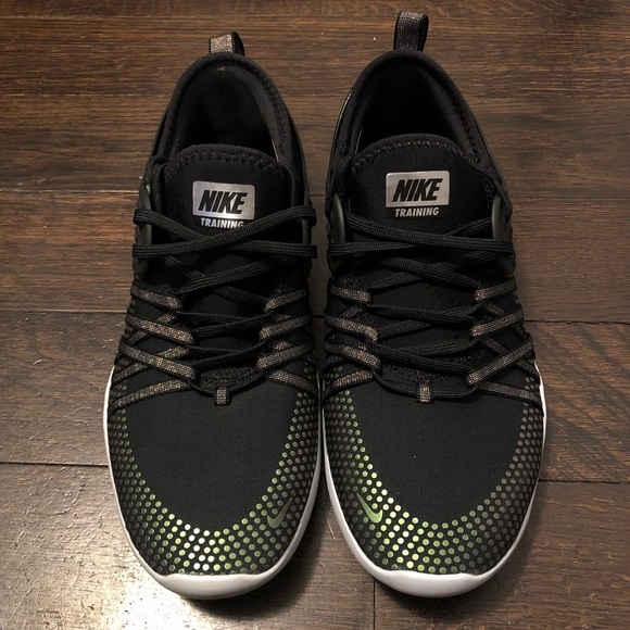 Nike Shoes - Women's Nike Free TR 7